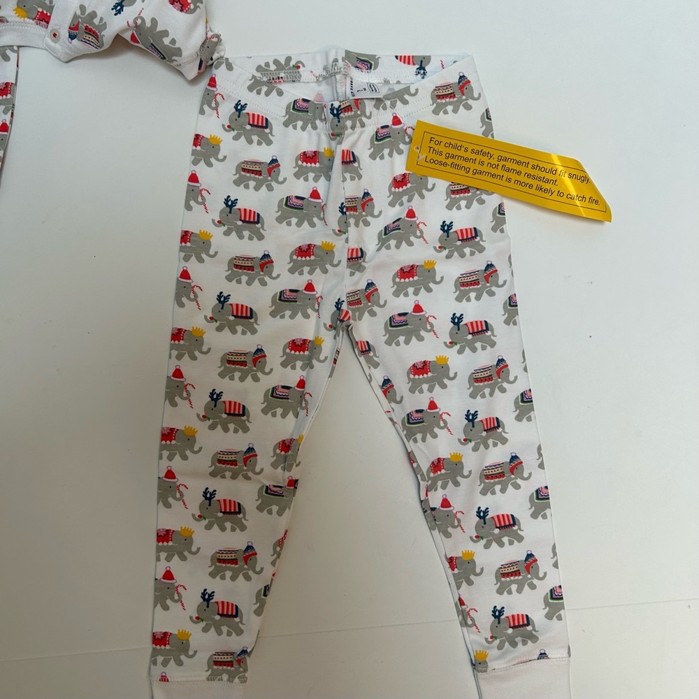 Roller Rabbit NWT Kids Unisex Christmas Elephants Pajama Set Sizes 2, 6‎ & 8 - Picture 3 of 8